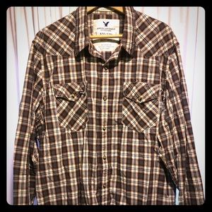 American Eagle vintage-style fitted plaid shirt